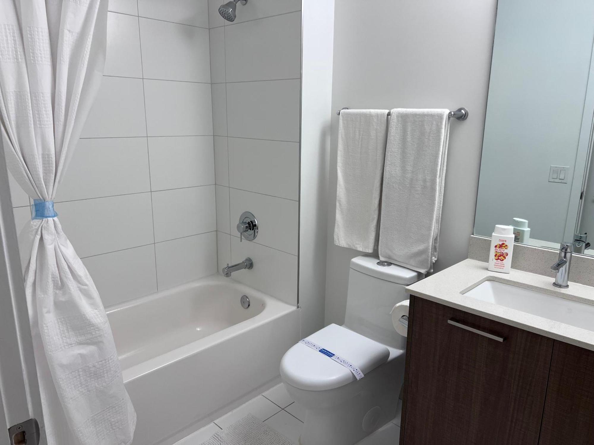 Master Bed Room In Calle Ocho Маямі Екстер'єр фото