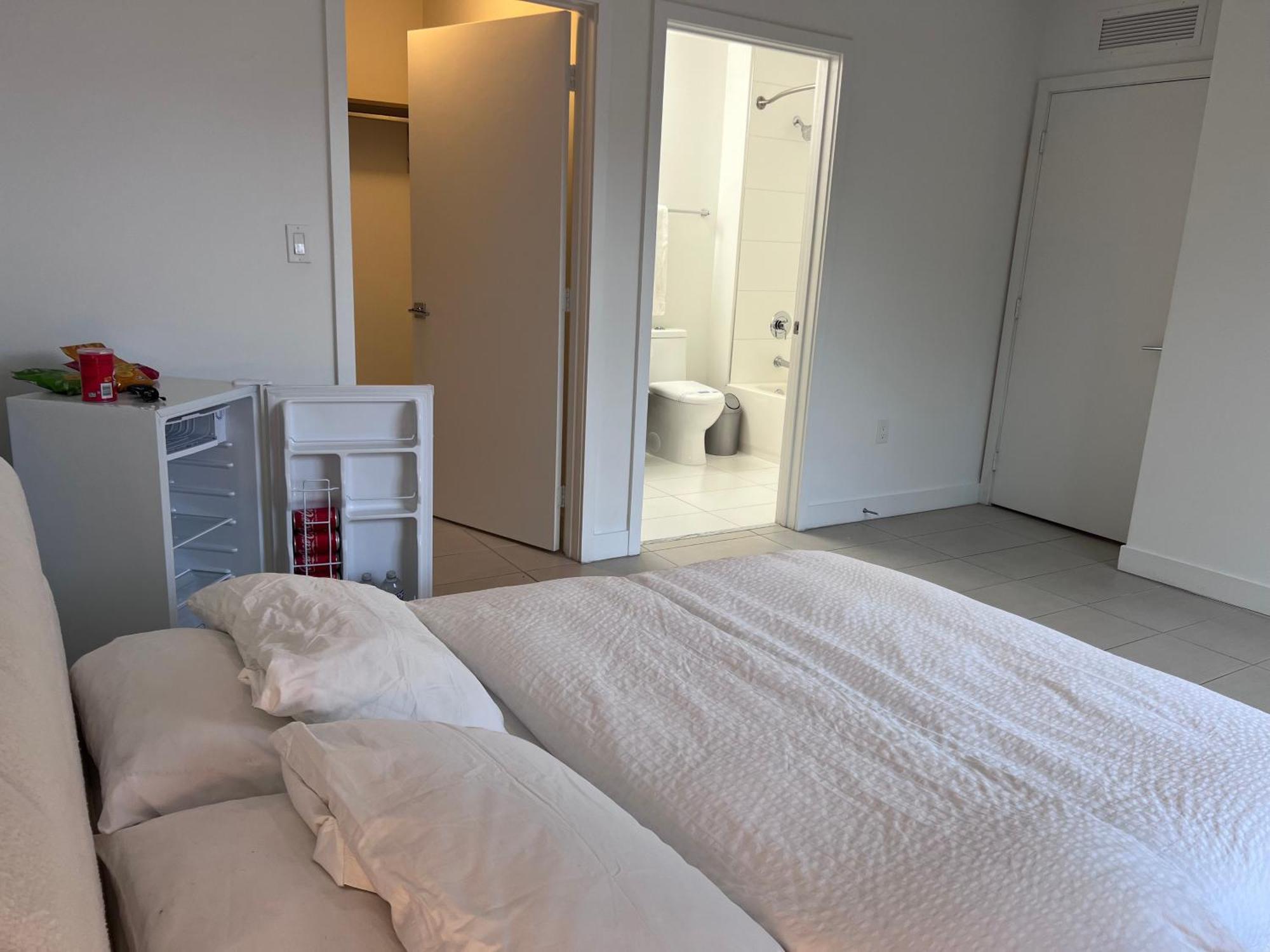 Master Bed Room In Calle Ocho Маямі Екстер'єр фото