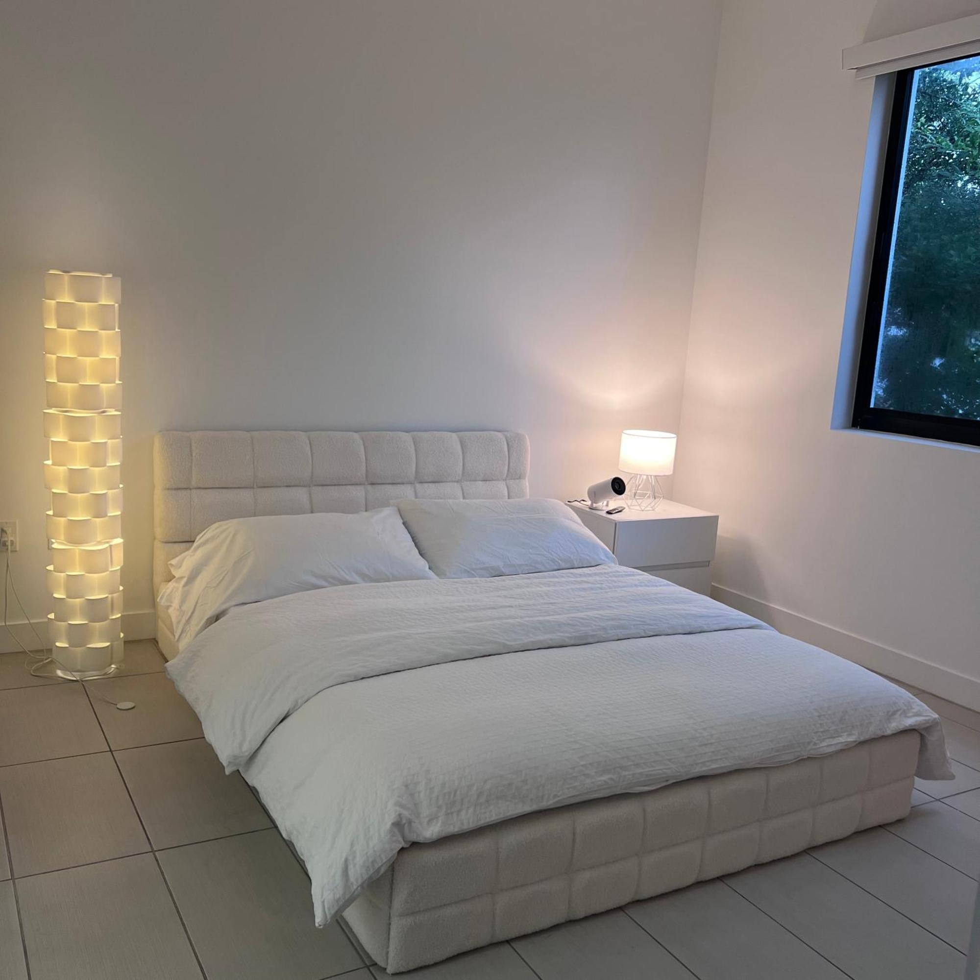 Master Bed Room In Calle Ocho Маямі Екстер'єр фото